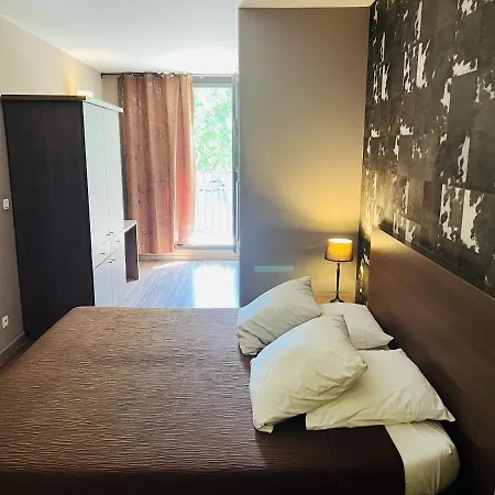 L'hotel De La Bourse A *