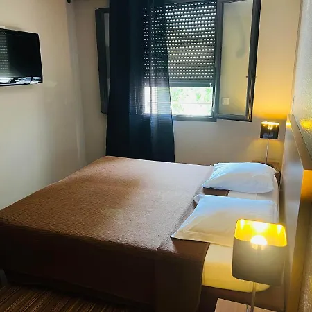 L'hotel De La Bourse A ホテル *